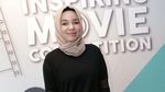 Senyum Dewi Sandra yang Bikin Hati Adem
