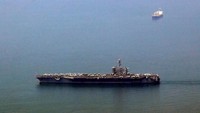 USS Carl Vinson tiba di perairan Vietnam pada Senin (5/3) waktu setempat. Foto: REUTERS/Kham
