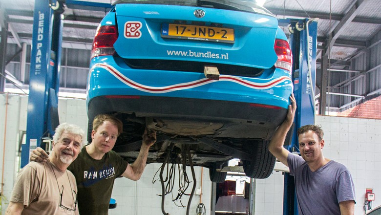 Ini Kesan Bule yang Mobil Listriknya Mogok Tentang Surabaya Ini Kesan Bule yang Mobil Listriknya Mogok Tentang Surabaya