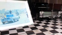 Cadillac Fleetwood Series 75 Limousine terparkir di garasi milik Jimmy di Bintaro, Tangerang Selatan.