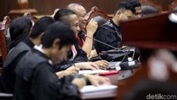 Ketentuan tersebut telah menyebabkan transformasi BUMN dari perusahaan umum menjadi perusahaan perseroan (persero) menjadi menyimpang dari tujuan pendirian.