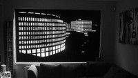 Dengan diberi lubang-lubang kecil, tirai-tirai ini memberi kesan artistik. Seperti lampu dari menara pencakar langit di seberang jalan. Istimewa/Boredpanda.