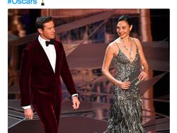 Kecantikan Gal Gadot di Piala Oscar Bikin Netizen Terkesima