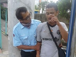 Pria Diduga Tak Waras Ngamuk di Depan WTC