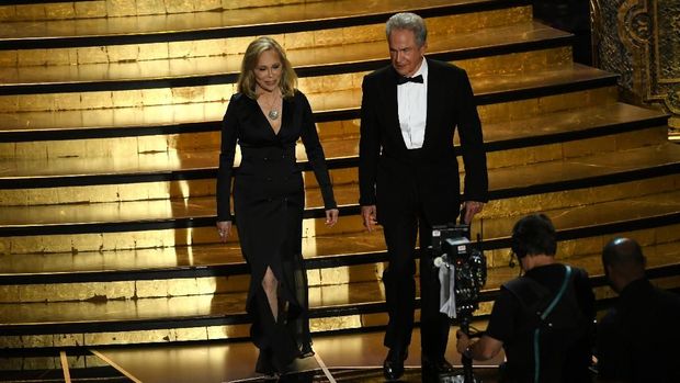 And the Oscar Goes To... The Shape of Water