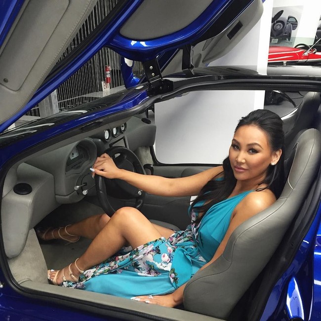 Inilah Dorothy Wang, anak salah satu orang terkaya di Amerika Serikat, Robert Wang, chairman dari Golden Eagle Retail Group Limited, sebuah grup perusahaan yang memiliki 17 toko retail di China. Dalam daftar orang terkaya di Amerika Serikat yang dirilis majalah Forbes, Robert berada di urutan 184 dengan jumlah kekayaan US$ 4,3 miliar. Dorothy merupakan anak keduanya. Foto: Instagram