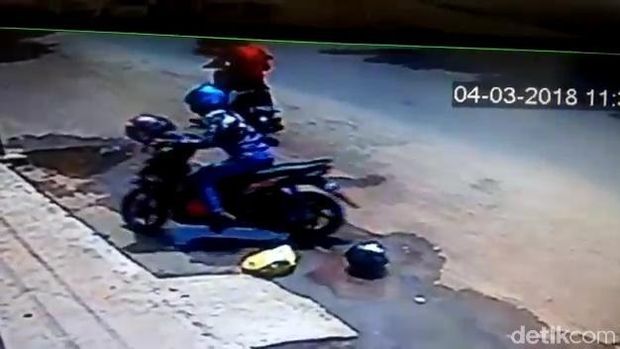 Gara-gara Helm Jatuh, Maling Motor Terbirit-birit Dikejar Korban