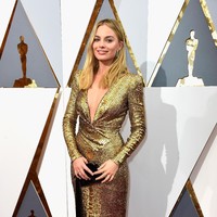 Tahun ini, Margot mendapat nominasi Oscar pertamanya untuk kategori aktris utama terbaik berkat perannya sebagai atlet ice-skating di film I, Tonya. Kira-kira, seperti apa gaya andalannya nanti di karpet merah? Kita tunggu saja. (Foto: Getty Images)