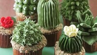Masih berbentuk cupcakes, kue-kue ini dihias dengan kaktus yang ukurannya lebih besar. Ada kaktus yang berbunga juga lho. Foto: Instagram @kaktusumuye
