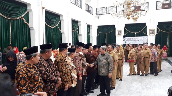 Gubernur Aher Titip Pendidikan Karakter ke Dewan Pengurus Pendidikan