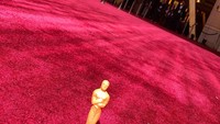 Sama kerennya seperti selebriti Hollywood, #ChocolateOscar juga hadir di red carpet. Bikin siapapun jadi gemas menikmati cokelat emas ini! Foto: Instagram wpcatering
