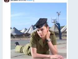 Kecantikan Gal Gadot di Piala Oscar Bikin Netizen Terkesima