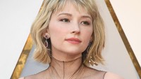 Haley Bennet saat tampil di Hollywood, California, AS pada Minggu (4/3) waktu setempat. Frazer Harrison/Getty Images.