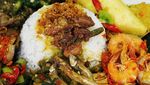 Amboi, Lamaknyo Nasi Padang Pilihan Netizen untuk Makan Siang Ini!