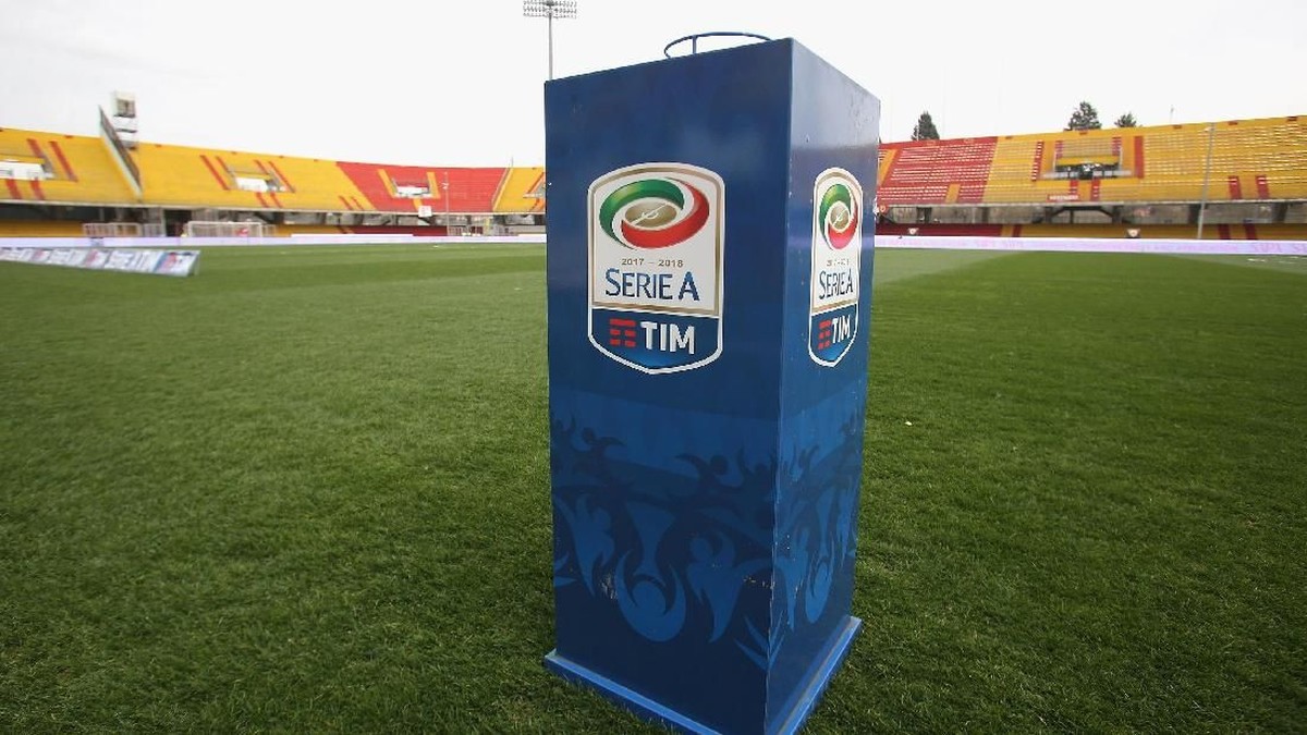 Sepakbola di Italia terhenti karena pandemi virus Corona. (Foto: Maurizio Lagana/Getty Images)