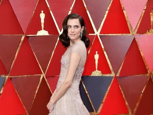 Baju Hitam Tak Lagi Jadi Dress Code di Red Carpet Oscars, Ini Alasannya