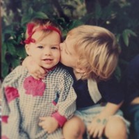 Margot Robbie lahir 27 tahun lalu dan tumbuh di sebuah peternakan di daerah Dalby, Queensland, Australia. Berakting sudah menjadi impian Margot sejak kecil. Ia lantas mendalami drama di Somerset College, Gold Coast. (Foto: Instagram)