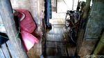 Rosul, Lima Tahun Tinggal di Gubuk Tanpa Listrik