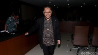 Selain itu, hakim meminta brankas biru yang digunakan menyimpan uang dan aset berupa rumah senilai Rp 3,5 miliar di Kebayoran juga dikembalikan karena dakwaan tidak terbukti. Sedangkan sisa barang bukti akan digunakan dalam perkara Ali Sadli.