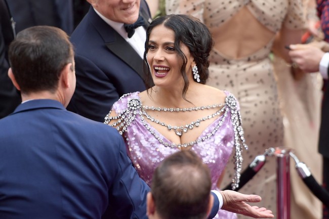 Deretan aktris dunia mulai melangkahkan kakinya di karpet merah Academy Awards ke-90 atau Oscars 2018, Minggu (4/3/2018) atau Senin pagi WIB. Salah satunya, Salma Hayek. (Foto: Getty Images)