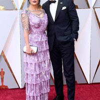 Salma Hayek hadir bersama suaminya, bos Kering, grup fashion yang menaungi label high-end seperti Gucci dan Alexander McQueen. (Foto: Getty Images)