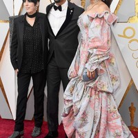 Di ajang ini, Andra naik pentas bersama rapper Common, menyanyikan Stand Up For Something yang merupakan soundtrack dari film Marshall. (Foto: Frazer Harrison/Getty Images)