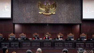 Aturan Status BUMN Luntur Demi Holding yang Digugat ke MK