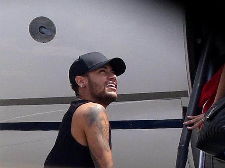 Ini Kondisi Terbaru Neymar Usai Jalani Operasi