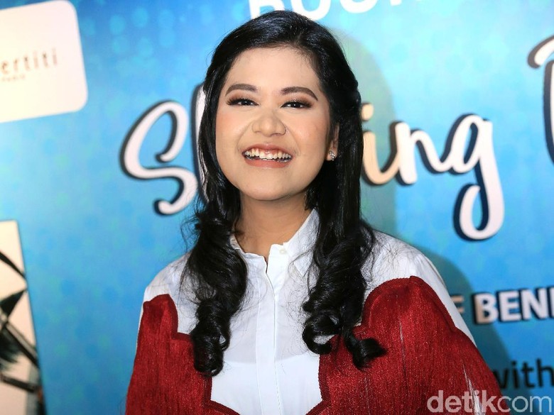 Hadiri 7 Bulanan Vicky Shu, Kahiyang Ayu Doakan yang Terbaik Hadiri 7 Bulanan Vicky Shu, Kahiyang Ayu Doakan yang Terbaik