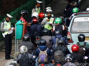 Trik Biar Terhindar dari Tilang Saat Razia