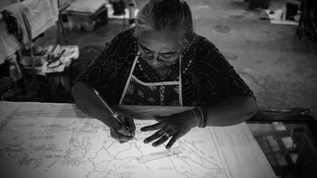 Tapi mengganti pola pikir banyak warna menjadi dua warna itu kadang membuat kita sering binggung dan menyamaratakan perlakuan warna dan hitam putih. Foto: Raditya Patria