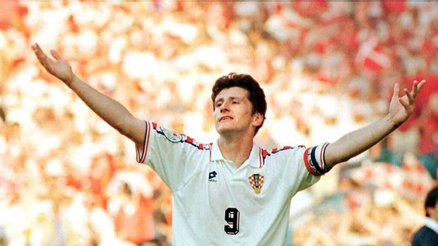 Selain meraih Sepatu Emas, Davor Suker juga meraih Bola Perak di Piala Dunia 1998.