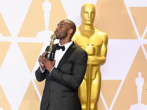 Kobe menjadi atlet (dan mantan atlet) pertama yang memenangi Oscar