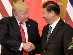 Trump Naikkan Tarif Impor China, Pakaian hingga Furnitur Jadi Mahal