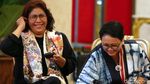 Gaya Santai Menteri Susi saat Sidang Kabinet