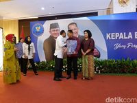 Buwas: Saya Terkenal Membuat Gaduh, Hari Ini Selesai Berbakti