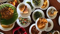 Wih! Sedapnya gulai kepala kakap ditemani dengan sepiring sate padang dan nasi hangat pilihan makan siang dari @Raeabeauty. Foto: Istimewa