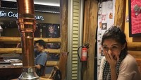 Tak hanya senang mengunggah foto si kecil yang sedang menikmati makanan. Andrew White juga senang mengunggah foto sang istri sebelum menikmati makanan.  Foto: Instagram @andrew.white._