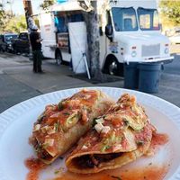 Chrissy Teigen Tak Jadi Datang ke Jamuan Oscar Demi Cicip Taco