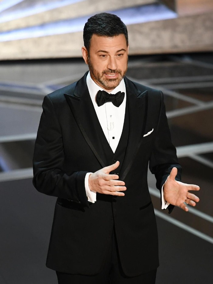HOLLYWOOD, CA - MARCH 04:  Host Jimmy Kimmel speaks onstage during the 90th Annual Academy Awards at the Dolby Theatre at Hollywood & Highland Center on March 4, 2018 in Hollywood, California.  (Photo by Kevin Winter/Getty Images)