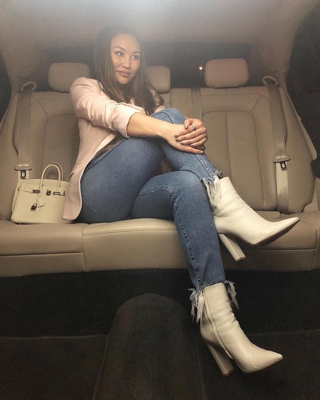 Dorothy Wang merupakan bintang reality show Rich Kids of Beverly Hills. Acara itu mengisahkan tentang kehidupan sekelompok anak muda dari kalangan elit. Selain Dorothy, ada juga EJ Johnson, anak dari mantan pebasket LA Lakers Earvin Johnson yang kini menjadi seorang entrepreneur di bidang makanan dan olahraga dan Morgan Stewart, anak dari pengembang real estate sukses, Herb Stewarts. Foto: Instagram