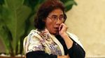 Gaya Santai Menteri Susi saat Sidang Kabinet