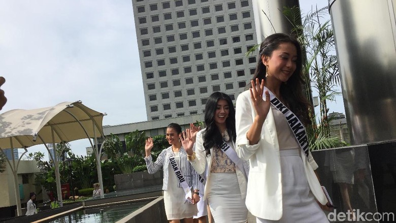 39 Finalis Puteri Indonesia 2018 Sambangi KPK 39 Finalis Puteri Indonesia 2018 Sambangi KPK