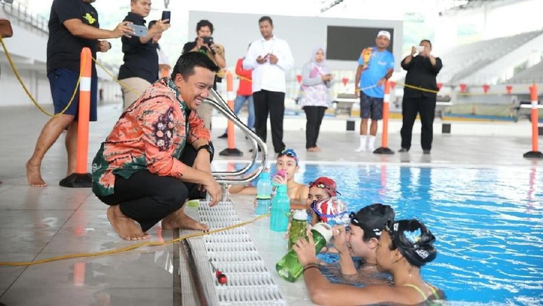 Menpora Tinjau Atlet Pelatnas Polo Air dan Renang Indah Menpora Tinjau Atlet Pelatnas Polo Air dan Renang Indah