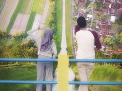 Keren Abis! Ketika Bumi Menjadi Bidang Lengkung