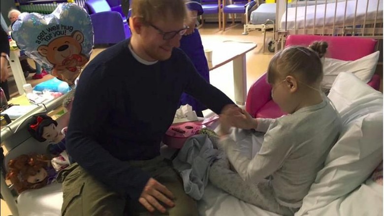 Cerita Haru di Balik Hadiah Gitar dari Ed Sheeran untuk Seorang Bocah / Foto: Facebook/Karina Marie Driscoll Cerita Haru di Balik Hadiah Gitar dari Ed Sheeran untuk Seorang Bocah / Foto: Facebook/Karina Marie Driscoll