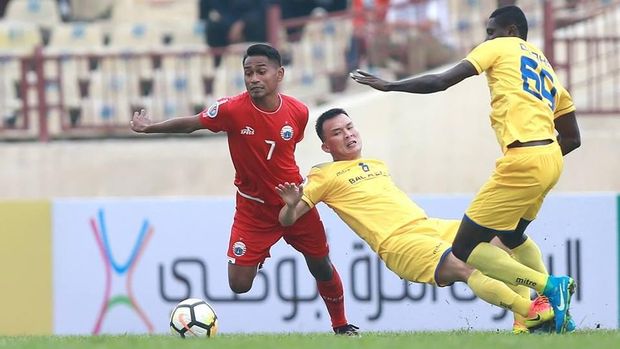 Persija gagal menang meski Song Lam bermain dengan 10 orang di babak kedua.