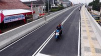 Kontraktor dalam proyek ini adalah PT Multi Structure, PT Abadi Prima Inti Karya, dan PT Maratama Cipta Mandiri.