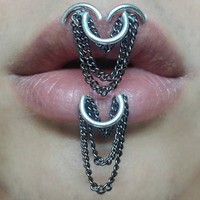 Makeup artist dari Serbia ini memang dikenal nyeleneh. Ia kerap menghadirkan karya seni yang tak biasa dan kadang memberikan unsur ekstrem.  Foto: Instagram/Milan Bauranov