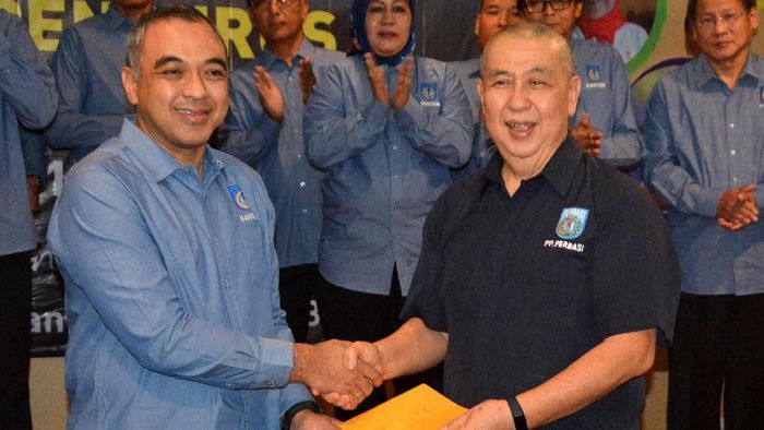 Danny Kosasih (kanan) sudah direkomendasikan untuk maju sebagai Caketum PP Perbasi 2019-2023 (Istimewa/Perbasi) Danny Kosasih (kanan) sudah direkomendasikan untuk maju sebagai Caketum PP Perbasi 2019-2023 (Istimewa/Perbasi)